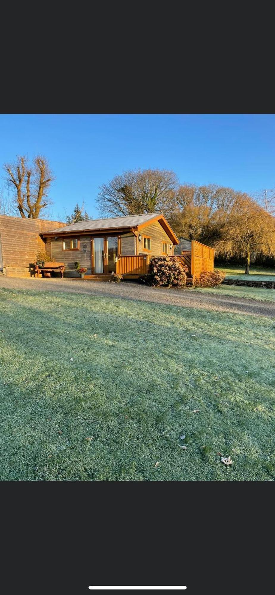 Swansea Log Cabin Pontardawe Exterior foto